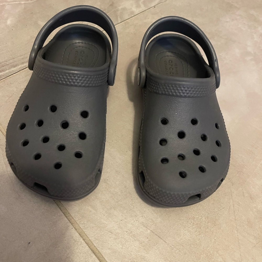 CROCS like new charcoal toddler size